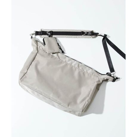 [^ԁFMS5AE71100]ExȃiCfނ̗pĂfUCƂĂJWArWlXV[܂ŕLg܂ E^b`Œ߂ĊĴŎ[֗ E@\ƂĂ͑̃|PbĝŎ[XbL܂ E|[`tĂ邽߃Cz⏬KȂǂ֗Ɏ[\