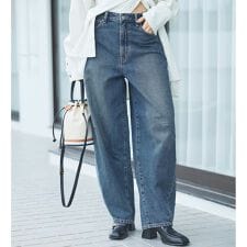 essentials カーブデニムパンツ
