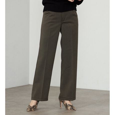 [^ԁFCL005-0004]Material & Fabricꂽfފ͂́uLACHIC WIDEvB2ނ̌IH~fނ炨Iт܂ByJE`R[O[zFXgb`E[J[Sn悢G肪ŁAiȌƍӂ\͂̐VfނłBdɂœKȂꂢ߂Ȉۂo܂Byx[WEI[uzFXgb`אR[fC悢芴AVGbgCۗא̃R[fCłBJWAȂؚȈۂŁA炵ivX܂BDesign / SilhouetteAɌĊɂ₩ɍLVGbǵAꂢ߃J[pcpɐ@ݒ肳ꂽArʔQ̃ChpcłB[N⃋[vA|Pbǧ`ȂǁAו̃fBe[Ɏ܂ŏiƑ@ׂɂ蔲5|PbgfUCBɁAZ^[vXH{ƂŁAlۂƐLтro܂B