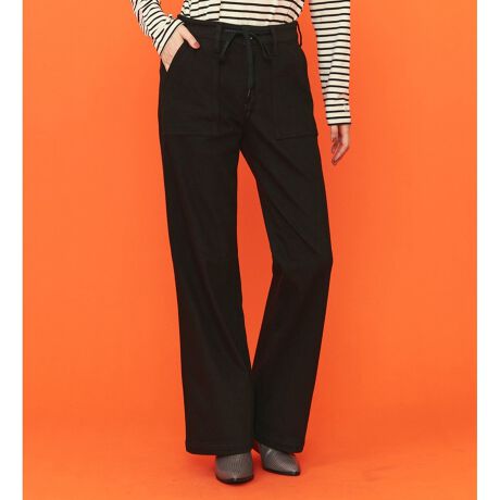 [^ԁFJWE15W-0001]FabricKƋ@\ɂ߂{B≷xzƔMʂ[|GXeƍaAۉ̍NёfނgpĂ܂BjbgȂł͂̒悢Ɣ݂̗ǂ\tgȕBH܂̎ct܂ŁAKɒp閜\fނłBDesign / Silhouettě^킸ǂȐlɂ悤vZꂽAȂ▭ȃChVGbgBɌăXgƗXg[gĆAoIȋrʂ𔭊AChVGbg܂ĂȂɂMĂ߂ł{łBEGXg̕Rʂl̓[v̉ɉB悤ɐ݌vĂAROԂłaȂp2WAYdlłB