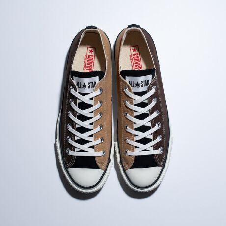 [^:31315480]I[X^[MADE IN JAPANfB80N㍠̃A[JCuɂ肻ȃJ[OC[Wgȃ}`J[̗pBq[x̉Ɉ󎚂uMADE IN JAPANv̕A{C[WĐԎň󂵂C\[̃Ro[XSʊoBNVbNȈۂo鐶e[vƍׂ߂̃RbgV[[X̗pBC\[ɂ̓NbVƔɗDꂽo[X|W̗pBỸIWiJ[gdľ萶YACeBJ[̓_[NuE/ubN/uE1J[WJB