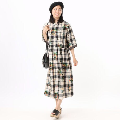 水彩フラワーブーケプリント×綿麻先染めチェックシャツワンピース 