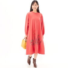 シーナリーフラワー刺繍裏毛ワンピース