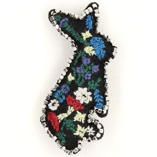 刺繍ブローチ｢ウサギ｣