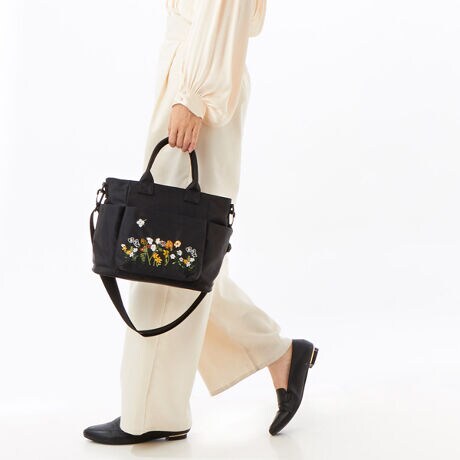 [^:34010453]JtȎhJ̃XNGAg[gV_[obOBtg|Pbgɂ́AȂԂ炵hJ{܂Bx[VbNȌ`ŕig₷AhJ傫ȂTCYȂ̂ŁAlXȃR[fl[gɍ킹Ă܂B^Ȃ}`ƓĂ̂ŁA[͂QłBd:350gO|Pbg:3|Pbg:3X܂ւ₢킹̍ۂ́AL̕iԂ\tB[iԁF34010453]