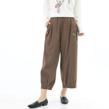 レーヨンナイロンストレッチ フラワーワンポイント刺繍コクーンパンツ