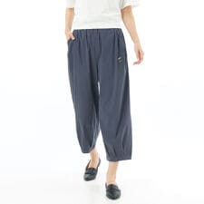 レーヨンナイロンストレッチ フラワーワンポイント刺繍コクーンパンツ