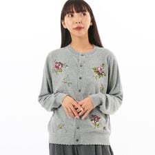 スーパーハッカ(SUPER HAKKA)のフローティングブーケ刺繍コットンニットカーディガン