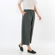 レーヨンナイロンストレッチ フラワーワンポイント刺繍ワイドパンツ