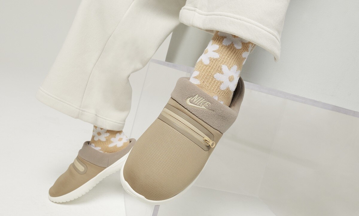 NIKE W BURROW SE LTVLOR/LTVLO 国内発送 楽天市場】nike w burrow se dr8882-001の通販