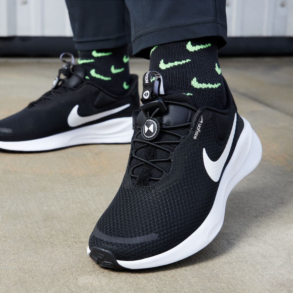 【NIKE】ナイキ REVOLUTION 7 / EASYON / WIDE レボリューション Cut in half: Nike Revolution 7 EasyOn Review (2024) | RunRepeat