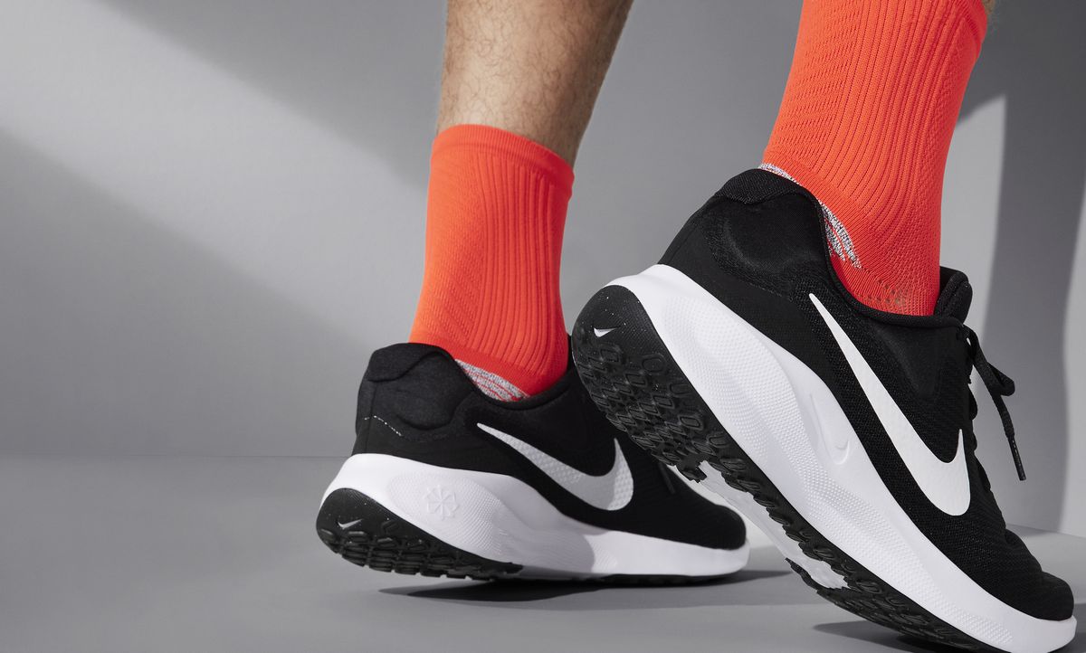 [}C]NIKE/iCL/NIKE REVOLUTION 7/iCL {[V 7/iCLiNIKEj 001 BLACK/WHITE