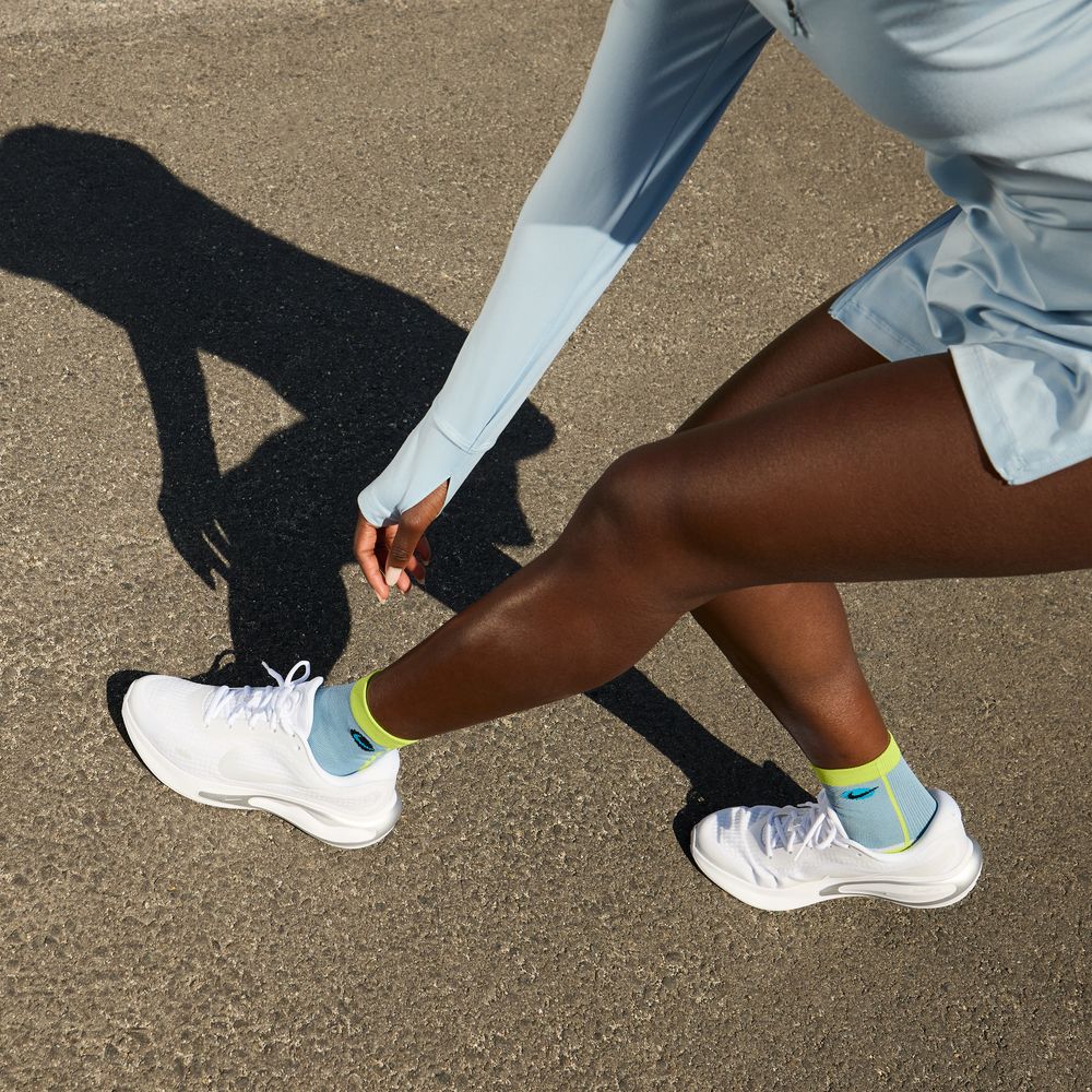 [�}���C]NIKE/�i�C�L/W NIKE JOURNEY RUN/�E�B�����Y�W���[�j�[����/�i�C�L�iNIKE�j 102 (WHITE/WHITE)