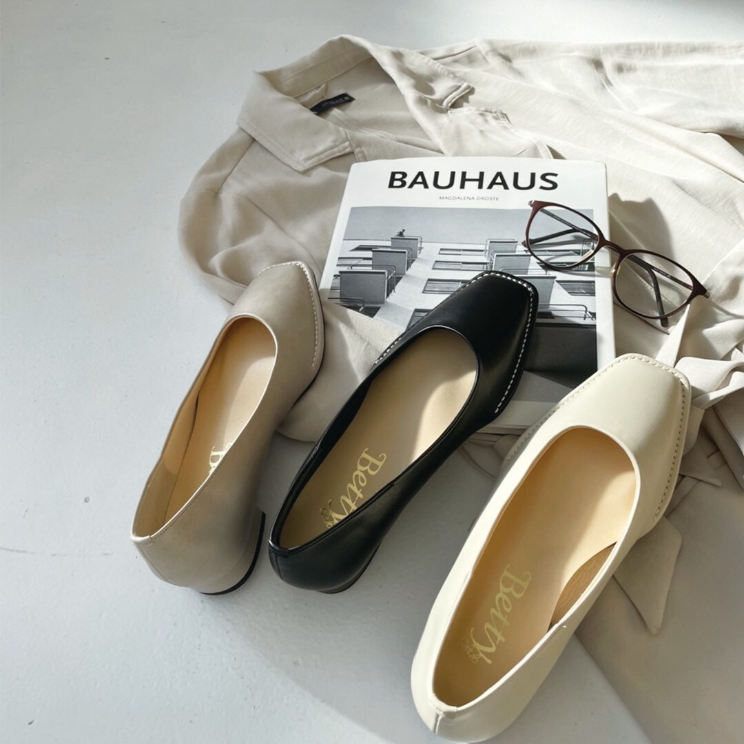 22春夏新作】アウトステッチフラットシューズ | ベティクラブ