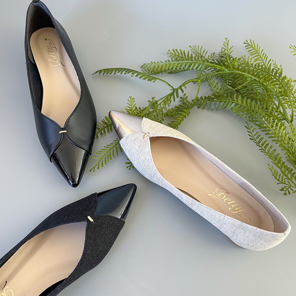 25定番商品】ポインテッドトゥ Vカットパンプス | ベティクラブ