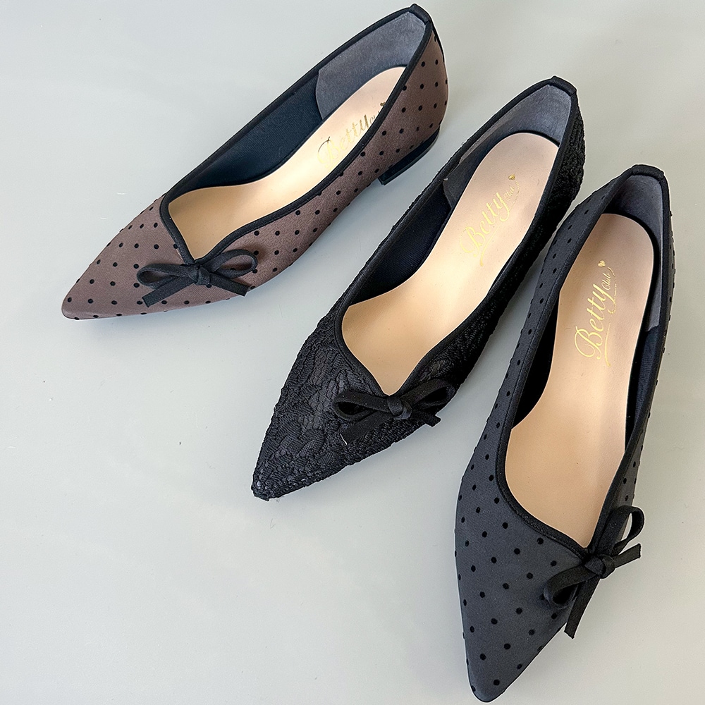 ベティクラブ（BETTYCLUB）/【25秋冬新作】リボンチャーム ポインテッドトゥパンプス 25秋冬新作】リボンチャーム ポインテッドトゥパンプス | ベティクラブ