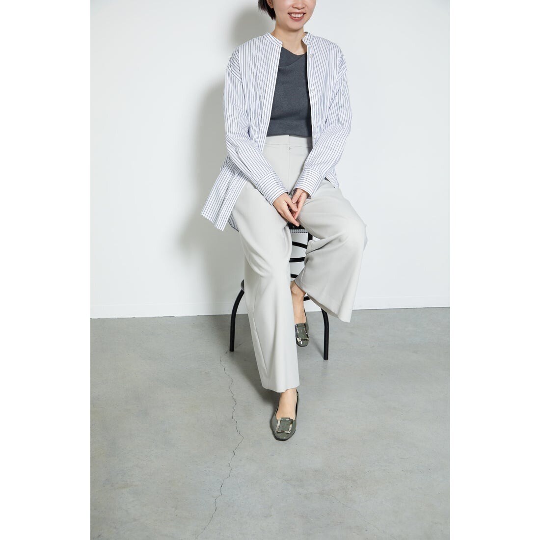 24春夏新作フラット本革スクエアトウバックル付きパンプス