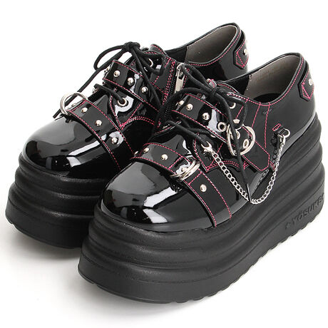 lC̎Oi\[gV삪I@xgO`F[gĂ҂n[hȕ͋CAăobNɂ̓n[g`[tgĂ킢炵vXfUCłB\[̃NbV́Ŋ̃fUCƕςȂSnB[^:2710051]