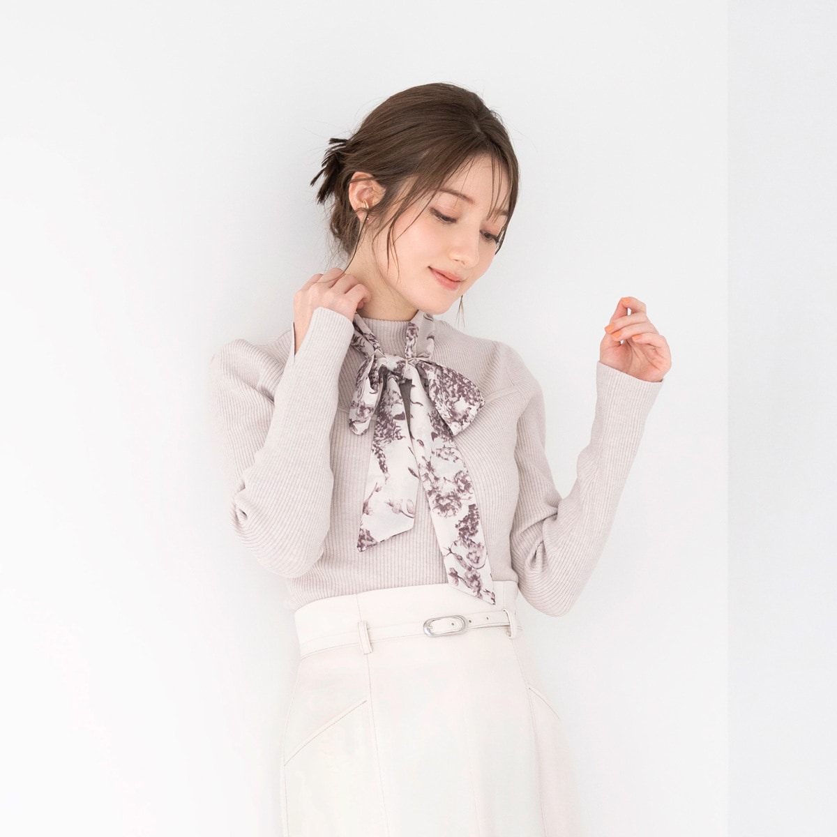 【新品】 MISCH MASCH 袖刺繍ハートネックニット　ベージュ 24春夏新作】袖刺繍ハートネックニット/MM418316 | ミッシュ