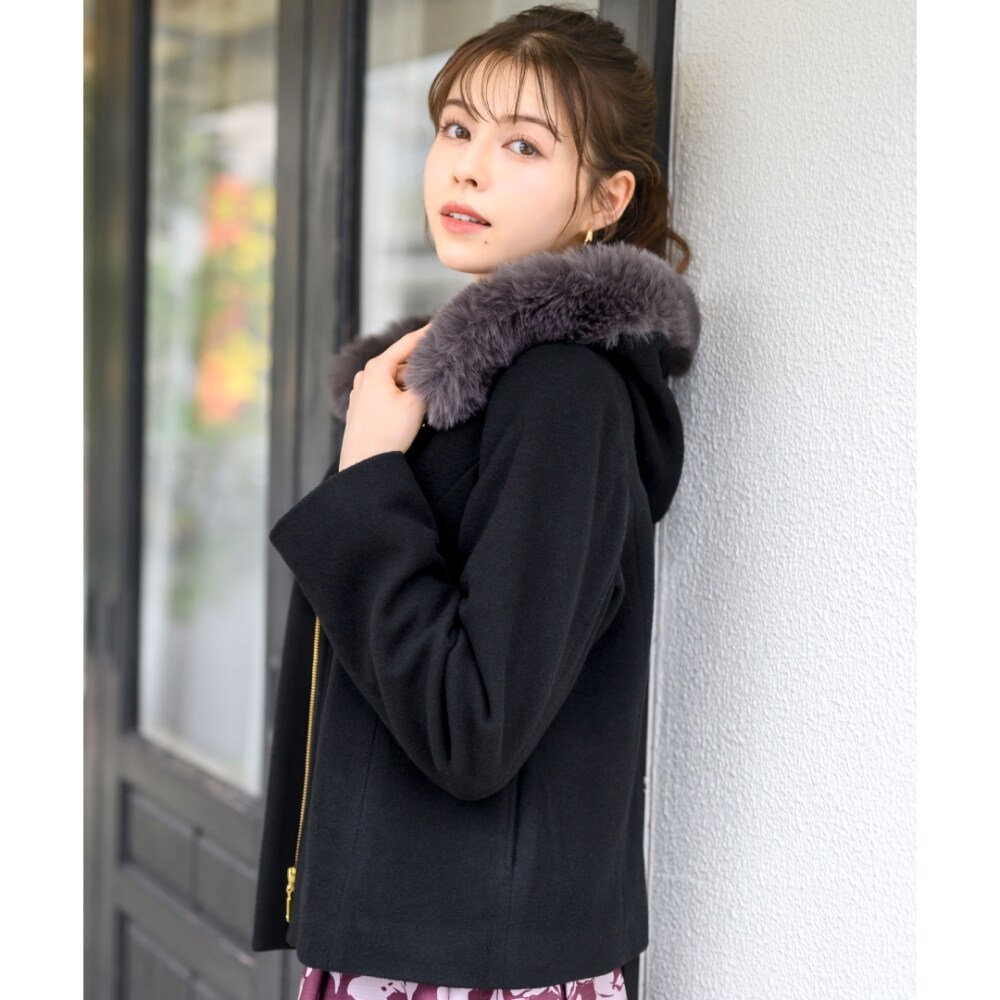 大人綺麗に魅せる。万能アウター。フードファー付きショート 大人綺麗に魅せる。万能アウター。フードファー付きショート