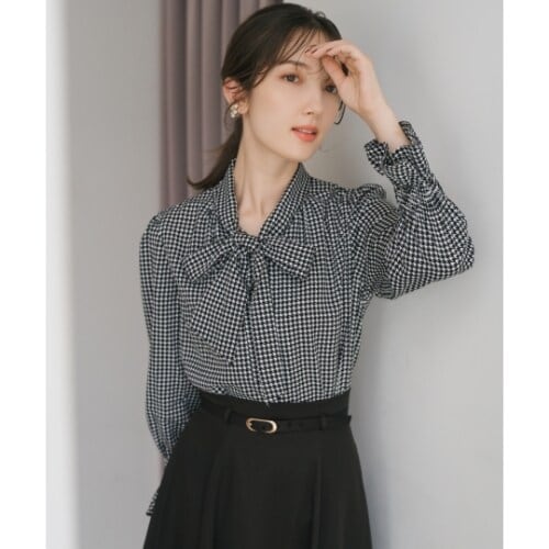 首元ボウタイで華やか、女性らしさあふれる.2025秋冬新作 ボウタイ