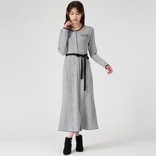 フロッキーフラワー柄で華やかに、歩くたびに揺れる2025秋冬新作 ツイードマーメイドニットワンピース