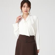 ミッシュマッシュ(MISCH MASCH)の2025秋冬新作 バー付きタイブラウス