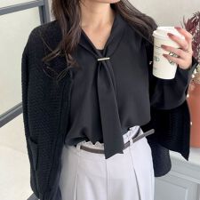 ミッシュマッシュ(MISCH MASCH)の2025秋冬新作 バー付きタイブラウス