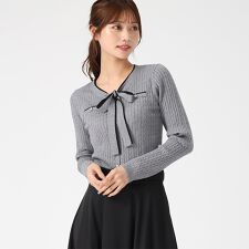 ミッシュマッシュ(MISCH MASCH)の存在感あるケーブル編みと映えるボウタイで大人可愛く。2025秋冬新作 配色ボウタイケーブルニット