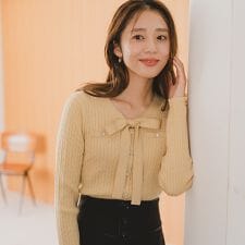 ミッシュマッシュ(MISCH MASCH)の存在感あるケーブル編みと映えるボウタイで大人可愛く。2025秋冬新作 配色ボウタイケーブルニット