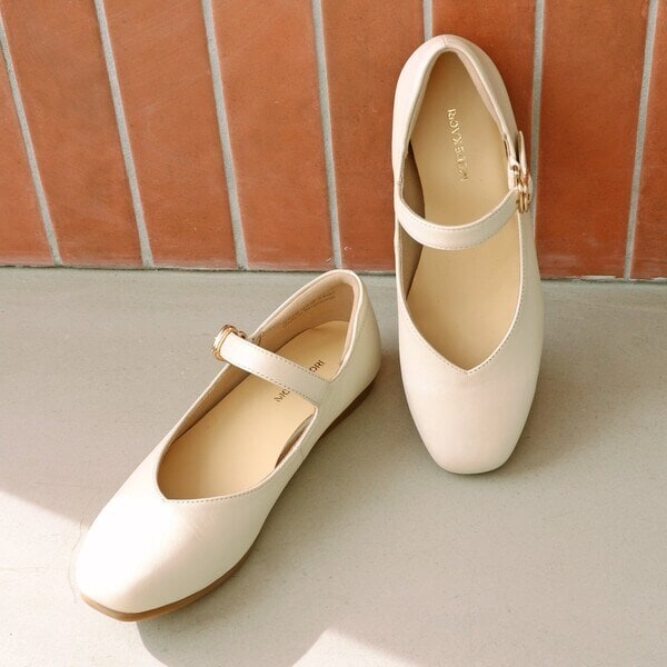 スタイリッシュコンフォートレイン対応シューズ | コンポジション9