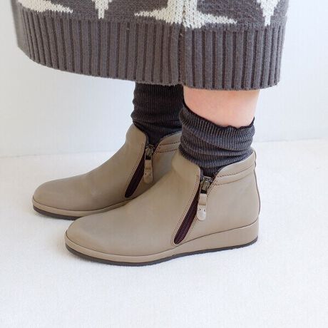 [^:6732]yAutumn&Winter CollectionzTCh̃t@Xi[ȑoV[gu[cłBCjOɂ̓t@[fނpA_炩Ɏdグ܂Bg\tgȗSn͂̃vbg@hAbp[ƗẢđ܏ɖD킹vbg@́ADݍ݁A肵sT|[gBEFbWq[Ȃ̂ŌX΂Ȃ芴AɗD݌vłBĝ݂_炩ȃU[hAbp[̓\tgU[gpAтɑ̌`ɓł邵Ȃ₩͂łB蕝L3E݌vŊO̕ɂ߁B~ɂ͌߂̒ᔽNbVĂ邩ӂӂȑłBgEyhTChɃt@Xi[{Ă邽߁AEyBƗyŁA}ł鎞X[YɂoցByL[[hz#EhgE#V[gu[c#vbg#L#h#{v#s#ʋ#ʊw#25H~V