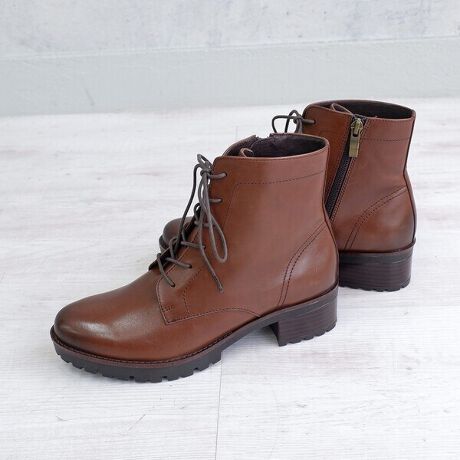 [^:21535]yAutumn&Winter Collectionzi`ȕ͂́AV[g䃌[XAbvu[cBv[ȃfUCƁAZ߂̓y₩ɉoB悭JWAȃ[hŁAfC[X^CɂƂȂވꑫBg₳tBbg闚Snhɂ͂ӂӂ̒ᔽNbV\tgC\[gpBɂ̓`FbN̋Nёfނ̗pA炩B4.5cmq[ƌgbN\[A芴ƂꂢĂ܂BgS̃u[Obv\[hɂu[Obv\[ŁAJ̓~łSBˋNu[̏_炩ȑfނnʂ葨AsT|[gBɂObv@\ĂA芴vXBʋ΂₨oAs܂ŁAꑫłBgD݂ɒłfUCh{gX\bNXɂāACRœ܂̃tBbg𒲐\Bʂ̂ȂfUC炱AVGbg̕ωfu[cBpcɂXJ[gɂ킹₷AR[fBl[g̕L܂ByL[[hz#V[gu[c#[XAbv#h#N#炭##u[Obv#ꂢ߃JWA#25H~V