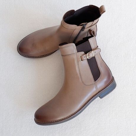 [^:8704]yAutumn&Winter CollectionzNVJȃxgfBe[fAꂢ߃TChSAu[cBSɃxg炤ƂŁAقǂ悭ƊvXBƂŎdグłHA[݂̂郌U[̕ƂȂꊴoBI[^J[̃U[̓IC𐶂A{vȂł͂̉sFɁBVvȒɌAl̂߂̈ꑫłBgƌ̃fUCh܂łƉ荞ރxgApۓIɁB|CgŃX^CO̊xƍ܂܂Bg₳Snŕ₷h߂̒ᔽNbVC\[ŁAӂӂȑB2.5cm̃[q[ł茩AJWAȂVGbgɁB₷Aʋ΂₨oAsɂ􂵂Ă܂BgX[YȒEŃXgXt[ht@Xi[tŁAEKBQɂu[cłByL[[hz#V[gu[c#xgt#TChSA#ꂢ߃JWA#[q[#ʋ#s#łH#25H~V