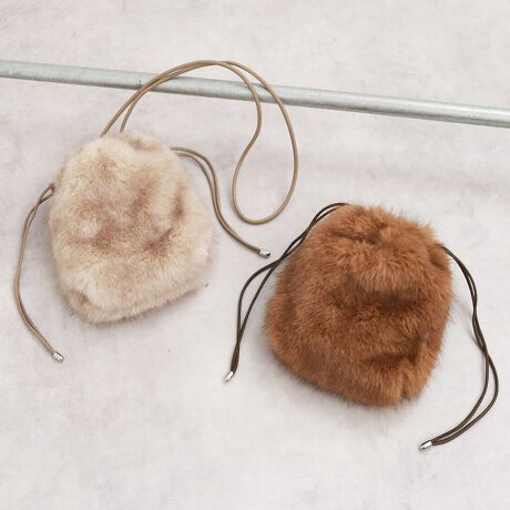 [^:10-00-01090]JVJV cache cache / GRt@[VvВV_[obOfUC|CgƖѐ̐FقȂgbv߂̋Z@gGRt@[̂~jV_[BŏH~R[fBl[gĂ܂B~jzX}z~j}TCY̋Вt@[obOłBAeVEfޓL̂ɂꍇ܂BɂCɂȂꍇ͈xAꂽłgpBiڍׁyTCYzF16 F21 }`F6@V_[F115y|PbgzOF0 F1yJ@zВyd(g)z180yfށz|GXe@vyYzy艿z5,390~(ō)A4pF~z(10cm~20cm)F~500ml{gF~uhRZvg-- cache cache / JVJV --JVJVƂ̓tXŁuځvBK[bVƂƔwLтlۂ~bNXfC[JWAȃt@bVWJBJtőfpȃnhNtg₩킢炵`[tgŁAmƂ̃R[fBl[gɉ炵ƗVтvXobOāBîCɓo^肢܂yJ[gɓz̃n[g}[NNbNēׂ⃉Xg1_̂m点AZ[Ȃǂ̂m点󂯎邱Ƃł܂L̕iԂ\tBiԁF10-00-01090obO obN ΂ V_[obO ~jV_[ ~jobO t@[obO ВobO fB[X ArI unbillion JVJV cachecache 100001090