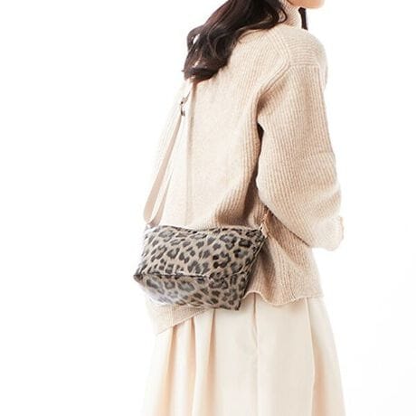 [^:01-00-76455]JVJV cache cache / \tgGiM^V_[fUC|Cgߗp̍̂\tgGig~jV_[Biȃc̃R[f̃|CgɂȂĂ܂Bz[͂̂M`tHfC[Ɏg₷V_[obOłBLxȃJ[oG[VIԂ̂yV_[obOłBAeVEfޓL̂ɂꍇ܂BɂCɂȂꍇ͈xAꂽłgpBEỉ摜͌̏Ǝ˂pxAp̃j^[uEUɂƐFقȂꍇ܂BiڍׁyTCYzF25 F14 }`F10 V_[F70-130y|PbgzOF2 F1yJ@zt@Xi[yd(g)z220yfށzvyYzy艿z5,390~(ō) A4pF~z(10cm~20cm)F500ml{gFuhRZvg-- cache cache / JVJV --JVJVƂ̓tXŁuځvBK[bVƂƔwLтlۂ~bNXfC[JWAȃt@bVWJBJtőfpȃnhNtg₩킢炵`[tgŁAmƂ̃R[fBl[gɉ炵ƗVтvXobOāBîCɓo^肢܂yJ[gɓz̃n[g}[NNbNēׂ⃉Xg1_̂m点AZ[Ȃǂ̂m点󂯎邱Ƃł܂L̕iԂ\tBiԁF01-00-76455obO obN ΂ V_[obO ΂ߊ| NX{fB peg fB[X cache cache 010076455