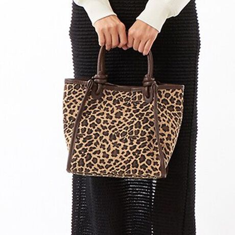 [^:10-00-01820]JVJV cache cache / mbgnhGK[g[gobOfUC|CgLoX̃Vvȃ{fBɃmbgnhANZgɂȂ2wayg[gobOB̃|Pbg͏[ɕ֗ȎdlłBz500ml{gA|[`ȂǂfC[Ɏg₷TCYłBAeVEfޓL̂ɂꍇ܂BɂCɂȂꍇ͈xAꂽłgpBEỉ摜͌̏Ǝ˂pxAp̃j^[uEUɂƐFقȂꍇ܂BiڍׁyTCYzF31 24.5 F23 }`F18 nhオF15y|PbgzOF0 F4yJ@z}Olbgyd(g)z400yfށzȁ@vyYzy艿z7,590~(ō)A4pF~z(10cm~20cm)F500ml{gFuhRZvg-- cache cache / JVJV --JVJVƂ̓tXŁuځvBK[bVƂƔwLтlۂ~bNXfC[JWAȃt@bVWJBJtőfpȃnhNtg₩킢炵`[tgŁAmƂ̃R[fBl[gɉ炵ƗVтvXobOāBîCɓo^肢܂yJ[gɓz̃n[g}[NNbNēׂ⃉Xg1_̂m点AZ[Ȃǂ̂m点󂯎邱Ƃł܂L̕iԂ\tBiԁF10-00-01820obO obN ΂ g[gobO LoX V_[obO 2way 2EFC fB[X ArI unbillion JVJV 100001820