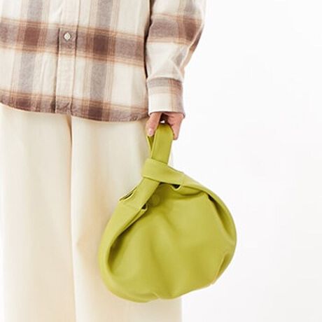 [^:10-00-02040]JVJV cache cache / nhEhobO fUC|CgRƂ`킢񂰃g[gobOBƍi`[hɂLC߃JWAɂR[fBl[g₷fUCBzAX}zA߃|[`ȂǂoɕK{Ȃ̂͂[Ă܂BAeVEfޓL̂ɂꍇ܂BɂCɂȂꍇ͈xAꂽłgpBEỉ摜͌̏Ǝ˂pxAp̃j^[uEUɂƐFقȂꍇ܂BiڍׁyTCYzFuő25@12 F23 }`F12 V_[F32y|PbgzOF0 F1yJ@z}Olbgyd(g)z220yfށzvyYzy艿z6,490~(ō)A4pF~z(10cm~20cm)F500ml{gF~uhRZvg-- cache cache / JVJV --JVJVƂ̓tXŁuځvBK[bVƂƔwLтlۂ~bNXfC[JWAȃt@bVWJBJtőfpȃnhNtg₩킢炵`[tgŁAmƂ̃R[fBl[gɉ炵ƗVтvXobOāBîCɓo^肢܂yJ[gɓz̃n[g}[NNbNēׂ⃉Xg1_̂m点AZ[Ȃǂ̂m点󂯎邱Ƃł܂L̕iԂ\tBiԁF10-00-02040obO obN ΂ g[gobO  fB[X ArI unbillion JVJV 100002040