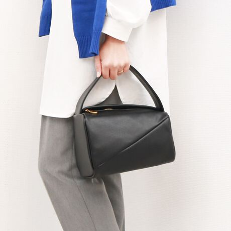 [^:10-00-02050]JVJV cache cache / AVg[nhobO fUC|CgAVg[Ȍ`ƃnM̓fUCgĥ郏nhobOB}bgn̑fނꂢ߂ȕ͋CłBz500ml{g邨oɃsb^ȃTCỸnhobOłBAeVEfޓL̂ɂꍇ܂BɂCɂȂꍇ͈xAꂽłgpBEỉ摜͌̏Ǝ˂pxAp̃j^[uEUɂƐFقȂꍇ܂BiڍׁyTCYzF22 Fő17 }`F13 nhオF10y|PbgzOF0 F1yJ@zt@Xi[yd(g)z200yfށzvyYzy艿z5,390~(ō)A4pF~z(10cm~20cm)F500ml{gF~uhRZvg-- cache cache / JVJV --JVJVƂ̓tXŁuځvBK[bVƂƔwLтlۂ~bNXfC[JWAȃt@bVWJBJtőfpȃnhNtg₩킢炵`[tgŁAmƂ̃R[fBl[gɉ炵ƗVтvXobOāBîCɓo^肢܂yJ[gɓz̃n[g}[NNbNēׂ⃉Xg1_̂m点AZ[Ȃǂ̂m点󂯎邱Ƃł܂L̕iԂ\tBiԁF10-00-02050obO obN ΂ g[gobO nhobO Z~V_[ fB[X ArI unbillion JVJV 100002050