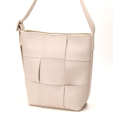 [^:10-00-02300]JVJV cache cache / Cg`[gV_[obOfUC|CgV{̂v̂悤ȍgV_[obOBL̑т҂񂾃Cg`[g̎@ڂV_[obOłBꂢ߂ȕ͋CȂ̂Œʋ΂Ȃǂɂ߁Bz500ml{gg̗ǂTCỸobOłBAeVEfޓL̂ɂꍇ܂BɂCɂȂꍇ͈xAꂽłgpBEỉ摜͌̏Ǝ˂pxAp̃j^[uEUɂƐFقȂꍇ܂BiڍׁyTCYzF30.5  F30  }`F11 V_[F64.5-85y|PbgzOF0 F2yJ@z}Olbgyd(g)z600yfށzvyYzy艿z7,590~(ō)A4pF~z(10cm~20cm)F500ml{gFuhRZvg-- cache cache / JVJV --JVJVƂ̓tXŁuځvBK[bVƂƔwLтlۂ~bNXfC[JWAȃt@bVWJBJtőfpȃnhNtg₩킢炵`[tgŁAmƂ̃R[fBl[gɉ炵ƗVтvXobOāBîCɓo^肢܂yJ[gɓz̃n[g}[NNbNēׂ⃉Xg1_̂m点AZ[Ȃǂ̂m点󂯎邱Ƃł܂L̕iԂ\tBiԁF10-00-02300obO obN ΂ V_[obO NX{fB fB[X jZbNX ArI unbillion JVJV 100002300