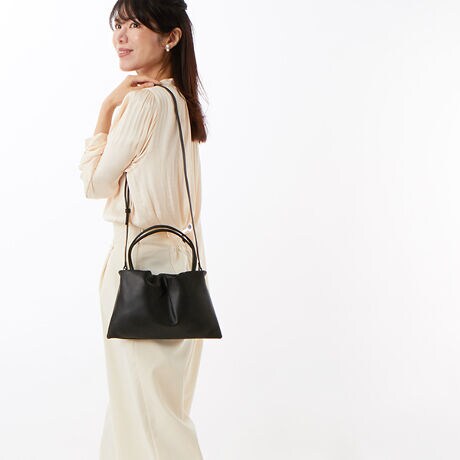 [^:10-00-02700]JVJV cache cache / ^bN2wayV_[fUC|CgɃNVƃ^bN񂹂~jV_[obOB}ڂ̑fނlۂ͋CBV_[͎O\Ȃ̂Ŏ񂰂ƃNX{fB2wayŎĂ܂BFɂĂ̓IP[WɂΉIɂItɂg2wayobOłBAeVEfޓL̂ɂꍇ܂BɂCɂȂꍇ͈xAꂽłgpBEỉ摜͌̏Ǝ˂pxAp̃j^[uEUɂƐFقȂꍇ܂BiڍׁyTCYzF29  F19  }`F0 nhオF14@V_[F97-115y|PbgzOF0 F1yJ@z}Olbgyd(g)z180yfށzvyYzy艿z5,940~(ō)A4pF~z(10cm~20cm)F~500ml{gF~uhRZvg-- cache cache / JVJV --JVJVƂ̓tXŁuځvBK[bVƂƔwLтlۂ~bNXfC[JWAȃt@bVWJBJtőfpȃnhNtg₩킢炵`[tgŁAmƂ̃R[fBl[gɉ炵ƗVтvXobOāBîCɓo^肢܂yJ[gɓz̃n[g}[NNbNēׂ⃉Xg1_̂m点AZ[Ȃǂ̂m点󂯎邱Ƃł܂L̕iԂ\tBiԁF10-00-02700obO obN ΂ V_[obO NX{fB 2way 2EFC nhobO fB[X ArI unbillion JVJV 100002700