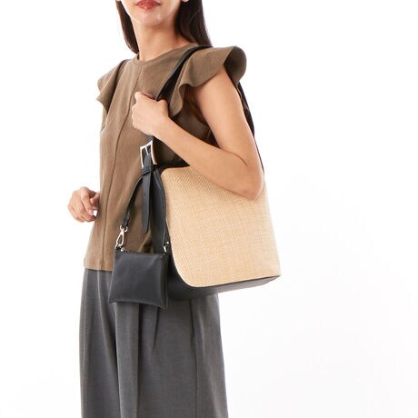 [^:10-00-02711]JVJV cache cache / GޕAVg[g[gfUC|CgJSobȎfނgCȃV_[obOB}`ƃpCsOɍgݍ킹Ǝ邫ꂢ߃V_[łBJWA߂ȂJSobOT̕ɂ߁Bz500ml{gg̗ǂTCYłB݂̋ВtłBAeVEfޓL̂ɂꍇ܂BɂCɂȂꍇ͈xAꂽłgpBEỉ摜͌̏Ǝ˂pxAp̃j^[uEUɂƐFقȂꍇ܂BiڍׁyTCYzF23  F33  }`F12 V_[F39-66y|PbgzOF0 F0yJ@zyd(g)z520yfށzv@|vsyYzy艿z8,690~(ō)A4pF~z(10cm~20cm)F500ml{gFuhRZvg-- cache cache / JVJV --JVJVƂ̓tXŁuځvBK[bVƂƔwLтlۂ~bNXfC[JWAȃt@bVWJBJtőfpȃnhNtg₩킢炵`[tgŁAmƂ̃R[fBl[gɉ炵ƗVтvXobOāBîCɓo^肢܂yJ[gɓz̃n[g}[NNbNēׂ⃉Xg1_̂m点AZ[Ȃǂ̂m点󂯎邱Ƃł܂L̕iԂ\tBiԁF10-00-02711obO obN ΂ V_[obO V_[ obO JSobO fB[X ArI unbillion JVJV 100002711