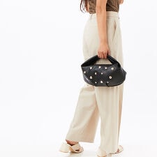 カシュカシュ cachecache / スタッズワンハンドルバッグ