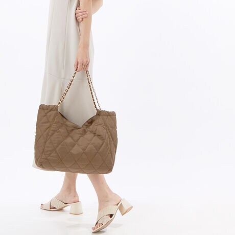 [^:10-00-03290]JVJV cache cache / iCLg`F[g[gfUC|Cg_炩yʂȃLeBOfނ͂́AlJWAɂ҂ȃg[gobOBA4pɓTCYŌꂪł̂ŒʋΒʊw͂fC[[XɍœKłB}bgȐnƁAS[h̃`F[V_[̑gݍ킹iŐꂽۂ^܂BAeVEfޓL̂ɂꍇ܂BɂCɂȂꍇ͈xAꂽłgpBiڍׁyTCYzFő48@37  F25  }`F11   nhオF23y|PbgzOF0 F2yJ@z}Olbgyd(g)z420yfށziCyYzy艿z7,590~(ō)A4pFz(10cm~20cm)F500ml{gFuhRZvg-- cache cache / JVJV --JVJVƂ̓tXŁuځvBK[bVƂƔwLтlۂ~bNXfC[JWAȃt@bVWJBJtőfpȃnhNtg₩킢炵`[tgŁAmƂ̃R[fBl[gɉ炵ƗVтvXobOāBîCɓo^肢܂yJ[gɓz̃n[g}[NNbNēׂ⃉Xg1_̂m点AZ[Ȃǂ̂m点󂯎邱Ƃł܂L̕iԂ\tBiԁF100003290obO obN ΂ g[gobO `F[obO A4 ʋ ʊw JWA fB[X 100003290