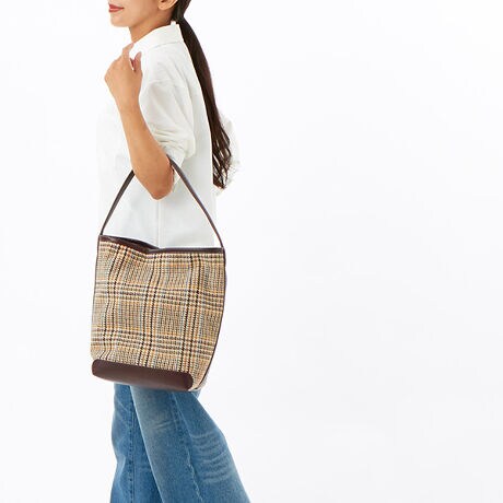 [^:10-00-03340]JVJV cache cache / cC[hoPcobOfUC|CgGߊՂ̃cC[hfނgpANVJȈۂ̃oPbgobOB̊̂VGbgƃ`FbNR[fBl[gɒ悢ANZg܂BH~̃X^COɂ҂݂̂̂fUCBcC[h`FbNƍvّ̈fރ~bNXoAJWAɂꂢ߂ɂ킹₷\ACeBJɂ̓}OlbgtŎg₷BB5pcɓ邮炢̑傫Ȃ̂ŃfC[[XɎg₷TCYłB݂̋В|[`tłBAeVEfޓL̂ɂꍇ܂BɂCɂȂꍇ͈xAꂽłgpBiڍׁyTCYzF33 21.5  F31  }`F14   nhオF17y|PbgzOF0 F0  ВtyJ@z}Olbgyd(g)z400yfށzE[ vyYzy艿z7,590~(ō)A4pF~z(10cm~20cm)F500ml{gFuhRZvg-- cache cache / JVJV --JVJVƂ̓tXŁuځvBK[bVƂƔwLтlۂ~bNXfC[JWAȃt@bVWJBJtőfpȃnhNtg₩킢炵`[tgŁAmƂ̃R[fBl[gɉ炵ƗVтvXobOāBîCɓo^肢܂yJ[gɓz̃n[g}[NNbNēׂ⃉Xg1_̂m点AZ[Ȃǂ̂m点󂯎邱Ƃł܂L̕iԂ\tBiԁF100003340obO obN ΂ V_[ `FbN oPcobO JWA fB[X 100003340