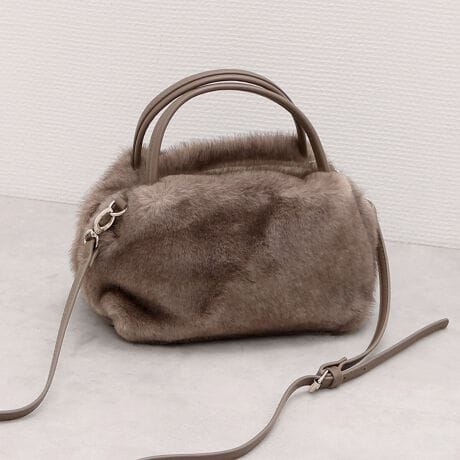 [^:10-00-03920]JVJV cache cache / ~NGRt@[2way{bNXg[gfUC|Cgѐ̃gbvƓŐF̈قȂ~NGRt@[̂dオ2way{bNXg[gB̓t@Xi[ŃLC߂̃g[gobOłBzA500ml{gȂǂg₷TCYBV_[͒߂ƎOł񂰂ƌ|2wayŎgĒ܂BAeVEfޓL̂ɂꍇ܂BɂCɂȂꍇ͈xAꂽłgpBiڍׁyTCYzF21  F14  }`F10   nhオF9@V_[F105-115y|PbgzOF0 F1yJ@zt@Xi[yd(g)z240yfށz|GXe vyYzy艿z7,590~(ō)A4pF~z(10cm~20cm)F500ml{gFuhRZvg-- cache cache / JVJV --JVJVƂ̓tXŁuځvBK[bVƂƔwLтlۂ~bNXfC[JWAȃt@bVWJBJtőfpȃnhNtg₩킢炵`[tgŁAmƂ̃R[fBl[gɉ炵ƗVтvXobOāBîCɓo^肢܂yJ[gɓz̃n[g}[NNbNēׂ⃉Xg1_̂m点AZ[Ȃǂ̂m点󂯎邱Ƃł܂L̕iԂ\tBiԁF100003920obO obN ΂ t@[obO g[gobO 񂰃obO nhobO 2EFC V_[obO NX{fB ~jV_[ ~jobO JWA fB[X 100003920