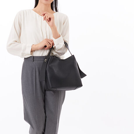 [^:10-00-04340]JVJV cache cache / |[`V_[t2wayz[{[obOfUC|Cg\tgȍg2wayg[gobOB_炩ȎGƃ{fBɉg₷g[gobOłBO\ȃV_[tŎ΂ߊ|OKBt|[`̓V_[tŒP̂łg֗ȃACełBzA500ml{gA|[`ȂǂfC[Ɏg₷g[gobOłBAeVEfޓL̂ɂꍇ܂BɂCɂȂꍇ͈xAꂽłgpBiڍׁyTCYz({)F25  F24  }`F11    nhオF12@V_[F97-117@@(|[`)F21  F13  }`F 8y|PbgzOF0 F0yJ@z}Olbgyd(g)z580yfށzvyYzy艿z6,490~(ō)A4pF~z(10cm~20cm)F500ml{gFuhRZvg-- cache cache / JVJV --JVJVƂ̓tXŁuځvBK[bVƂƔwLтlۂ~bNXfC[JWAȃt@bVWJBJtőfpȃnhNtg₩킢炵`[tgŁAmƂ̃R[fBl[gɉ炵ƗVтvXobOāBîCɓo^肢܂yJ[gɓz̃n[g}[NNbNēׂ⃉Xg1_̂m点AZ[Ȃǂ̂m点󂯎邱Ƃł܂L̕iԂ\tBiԁF10-00-04340obO obN ΂ V_[obO NX{fB g[gobO V_[ 2EFC JWA fB[X 100004340