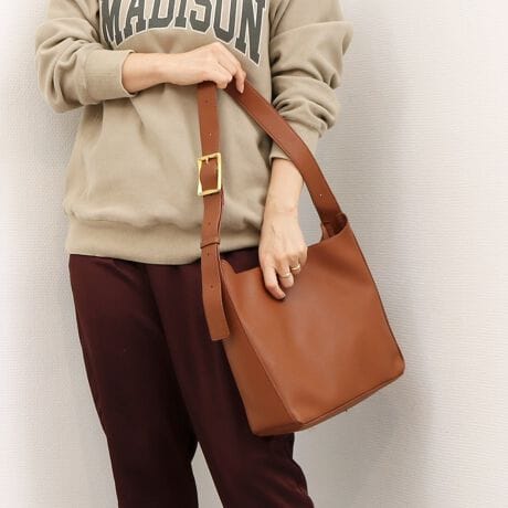 [^:10-00-04780]JVJV cache cache / obNfBe[V_[fUC|CgVvȃ{fBɎ咣̂S[h̃obN|CgɂȂV_[obOB\tgł̂ɂȂޕg₷łBxg̒ߕL񂰂Zߎ΂ߊ|܂ŎgĒ܂BzA500ml{gg̗ǂTCYłBAeVEfޓL̂ɂꍇ܂BɂCɂȂꍇ͈xAꂽłgpBiڍׁyTCYzF28  F25  }`F9   V_[F21-84y|PbgzOF0 F1yJ@z}Olbgyd(g)z440yfށzvyYzy艿z6,490~(ō)A4pF~z(10cm~20cm)F500ml{gFuhRZvg-- cache cache / JVJV --JVJVƂ̓tXŁuځvBK[bVƂƔwLтlۂ~bNXfC[JWAȃt@bVWJBJtőfpȃnhNtg₩킢炵`[tgŁAmƂ̃R[fBl[gɉ炵ƗVтvXobOāBîCɓo^肢܂yJ[gɓz̃n[g}[NNbNēׂ⃉Xg1_̂m点AZ[Ȃǂ̂m点󂯎邱Ƃł܂L̕iԂ\tBiԁF10-00-04780V_[obO V_[  NX{fB fB[X ArI unbillion JVJV 100004780