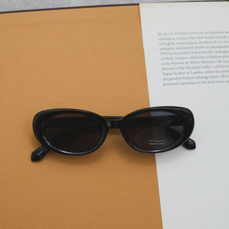 [^ԁF2314-51242][90sbNɂ߂̃I[ot[̃ACEGA[POINTgh̃I[o^̃TOXBI[\hbNXŕȂ̂Ȃȉ~`Ȃ̂ł̃oXǂ݂ǂȕ┯^ɂ}b`܂BCO90s͋̕CD݂̕₨ɃTOXy݂ɓɂ߂łB摜̏i̓TvƂȂ܂̂Ŏۂ̏iƎdlAHATCY኱قȂꍇ܂Bql̃j^[ɂۂ̂FƑقȂꍇ܂BBe󋵂̓ɂAFقȂČꍇ܂B֘A[hFVICKY rbL[ fB[X 2025t 2025SS t t t  V lJWA lR[f I[ot[ TOX