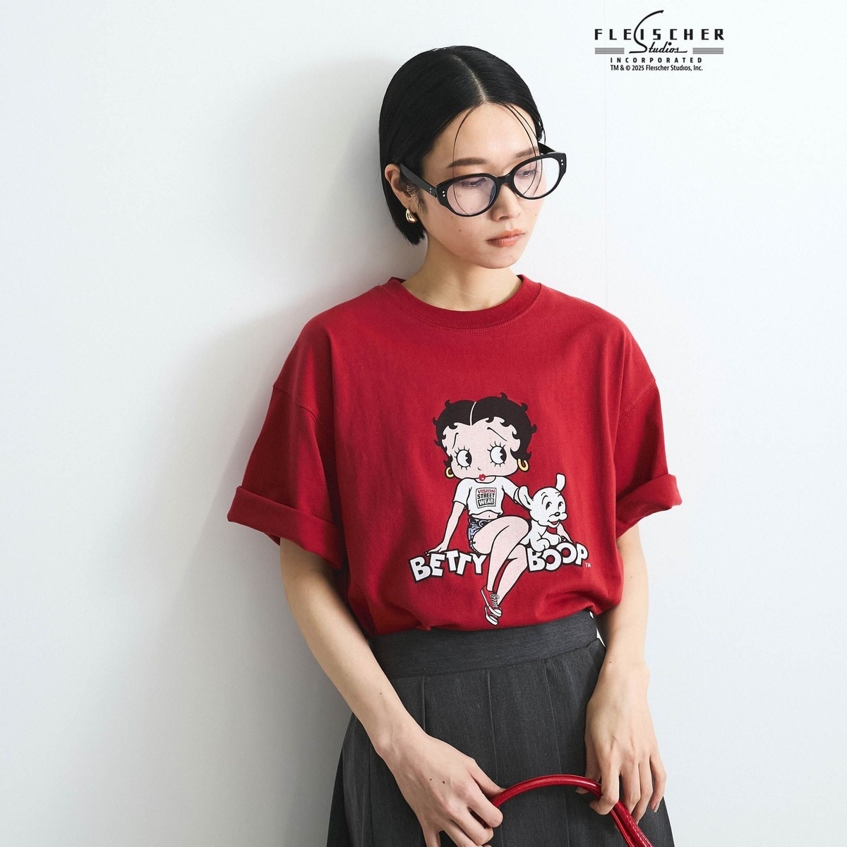 LHELBIE】パール付きロゴプリントTシャツ≪洗濯機で洗える